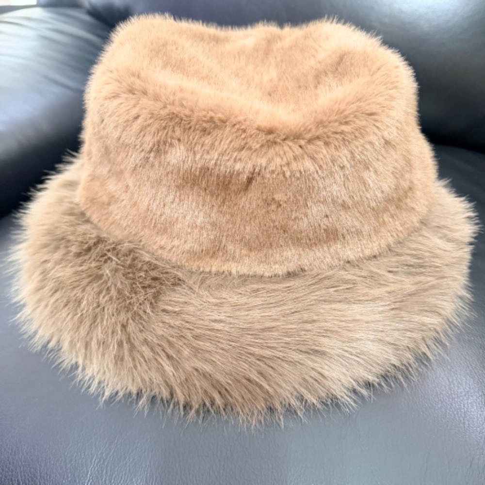 WOMEN'S PRADA BROWN FAUX FUR BUCKET HAT WINTER LUXURY EXCELLENT - Picture 2 of 6